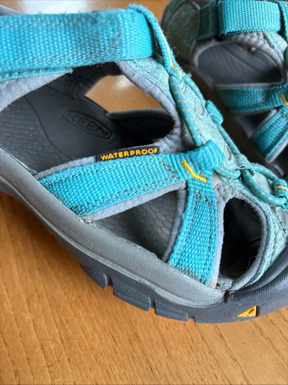 Keen Venice H2 Kids Sandals Aqua Green Gray Yellow Boys Girls Hiking Youth Sz 1